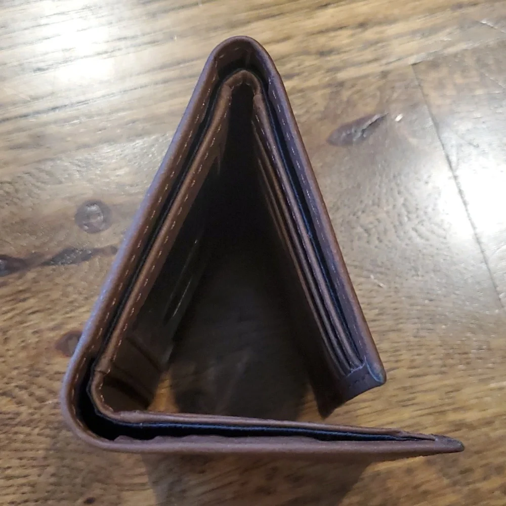 Mens Dockers dark & light brown trifold wallet